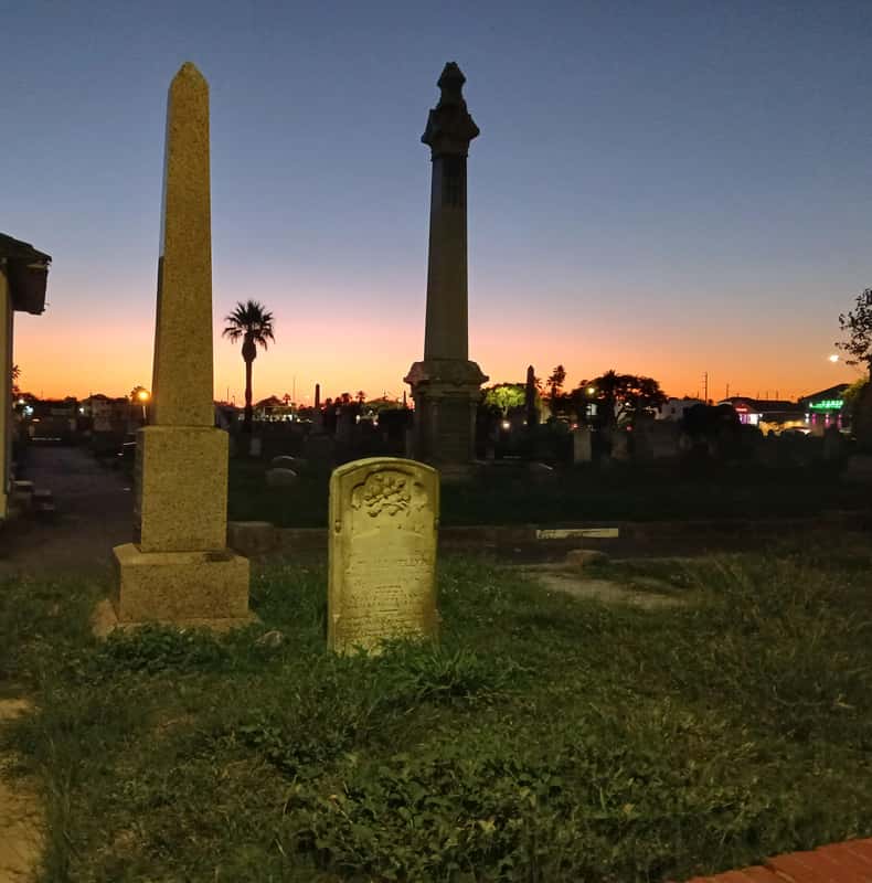 Galveston: Old City Cemetery Walking Tour with Local Guide