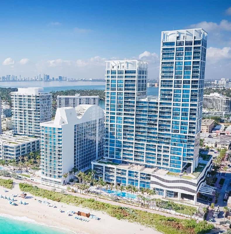 Miami Beach: Carillon Wellness Resort Spa Day Pass