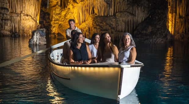 Drachenhöhlen mit Musikkonzert