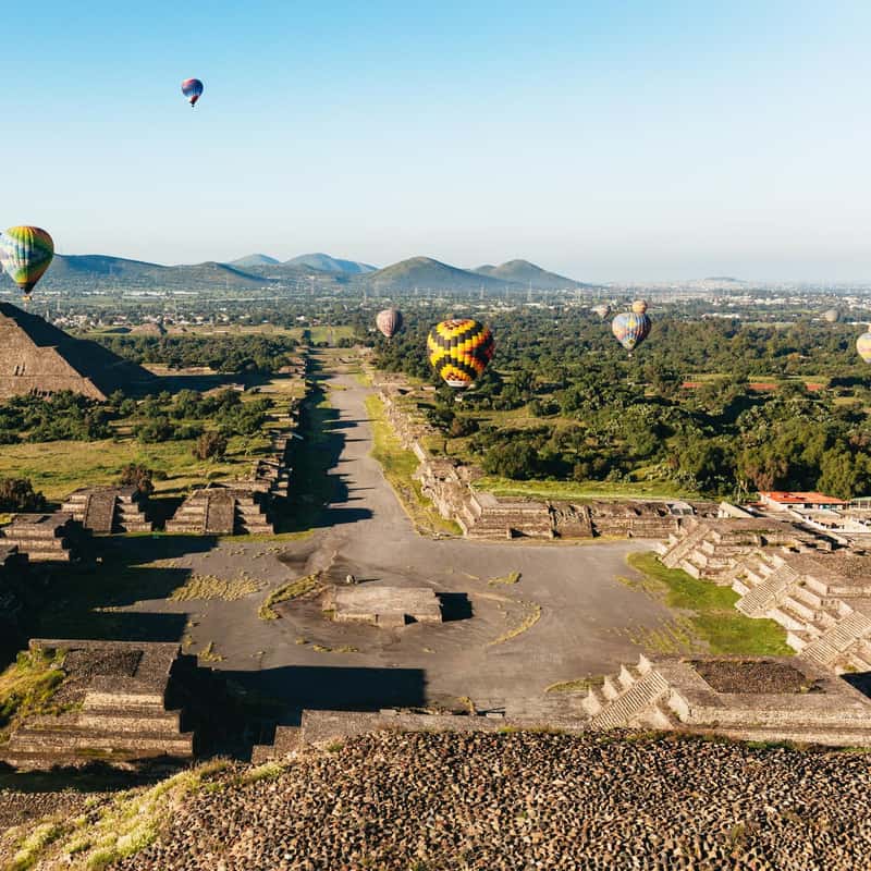 teotihuacan hot air balloon