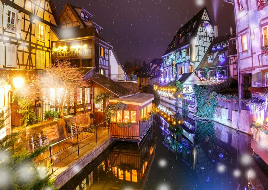 Petite Venise, mercado de Navidad de Colmar — Petite Venise al anochecer