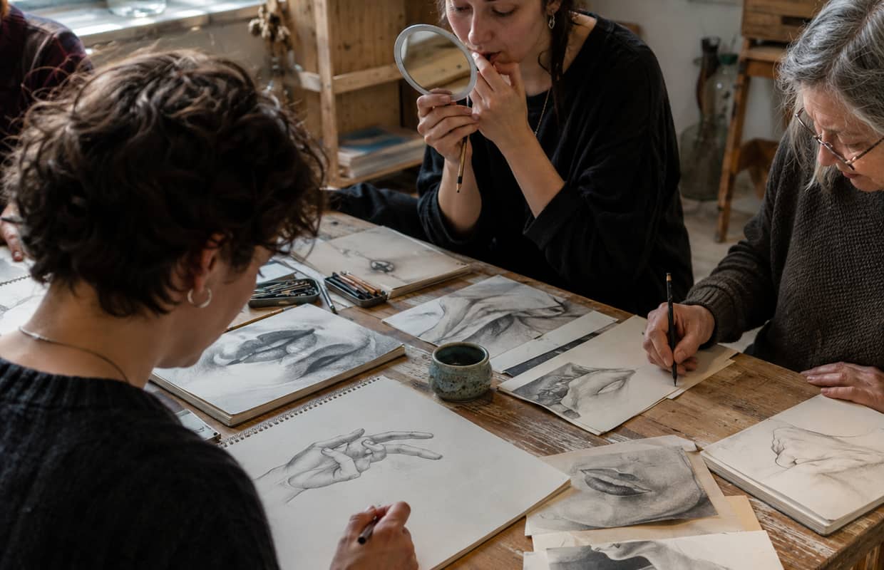 Perform the Image, a photography and performance workshop in Berlin with artist maansi jain (photo 1 from the GetYourGuide listing)