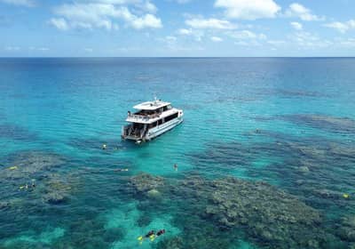 Port Douglas outer reef cruise — Port Douglas