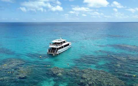 Port Douglas outer reef cruise — Port Douglas