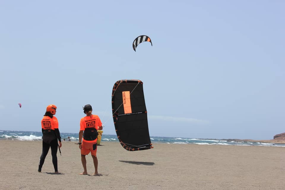 Private kitesurfing lesson at El Médano