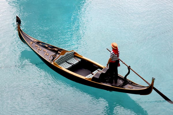 GetYourGuide: Venice: Private Gondola Ride under the Bridge of Sighs