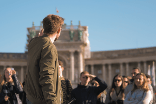 GetYourGuide: Vienne : visite privée à pied de la Hofburg et du Graben