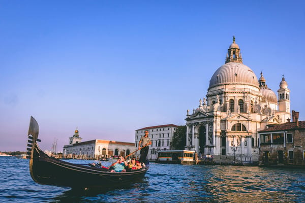 GetYourGuide: Venice: Gondola Ride under the Bridge of Sighs with Audio Guide App