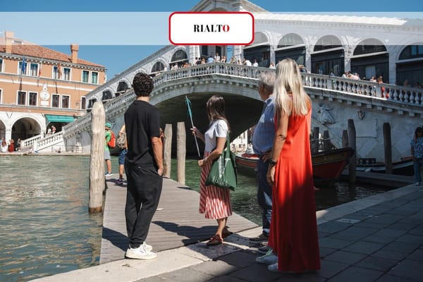 GetYourGuide: Venice: City Center Walking Tour with Gondola Ride Option