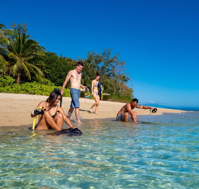 Low Isles glass-bottom & snorkel — Port Douglas
