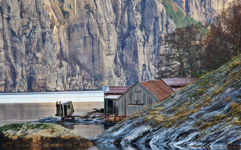Lysefjord & Preikestolen cruise — GetYourGuide gallery photo 4