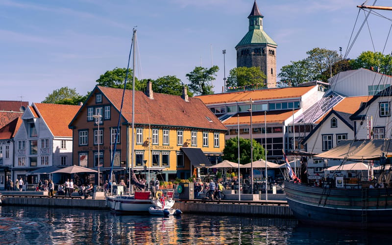 Old Town & harbour walking tour — GetYourGuide gallery photo 1