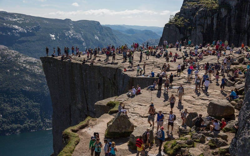 Preikestolen with a local guide — GetYourGuide gallery photo 2