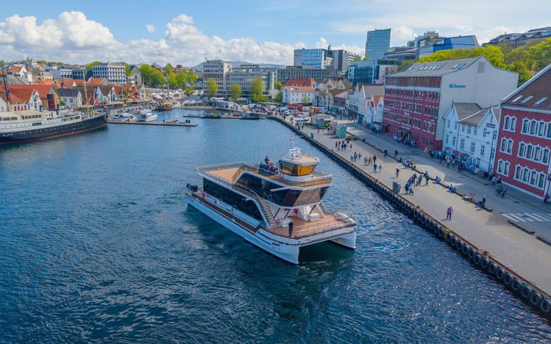 Hybrid Lysefjord cruise — GetYourGuide gallery photo 2
