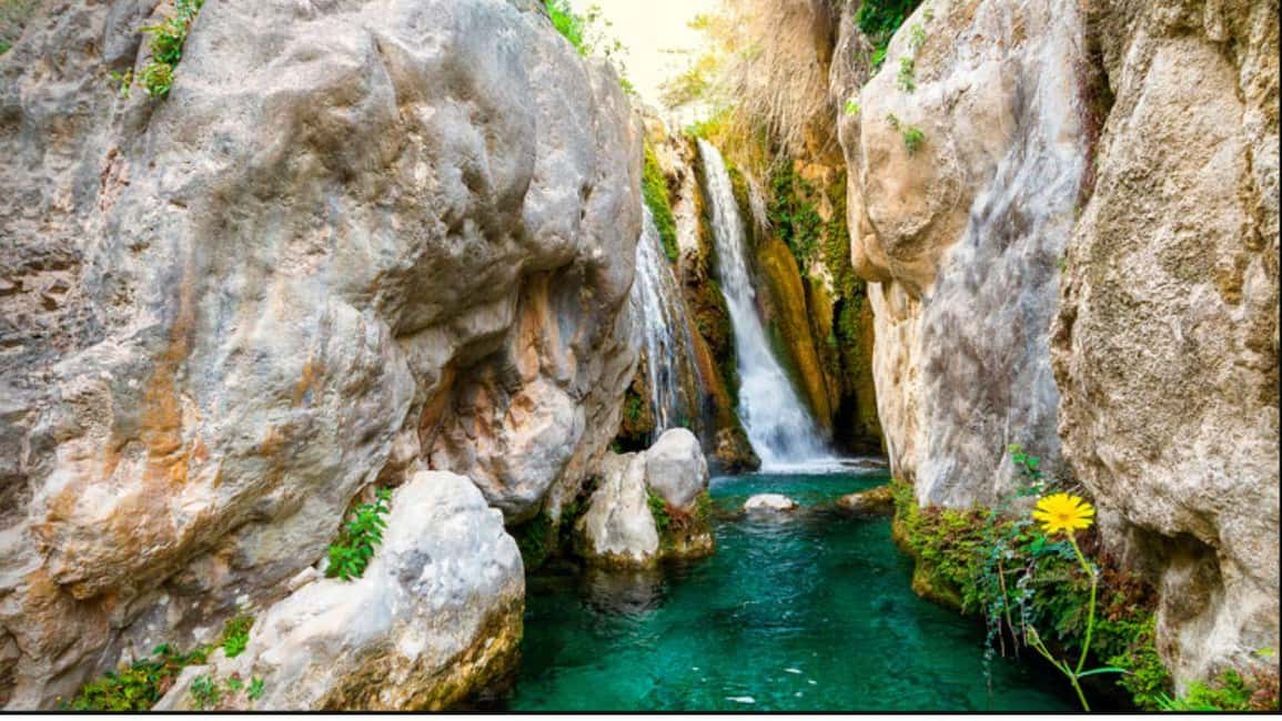 imagen n.º 7 de Benidorm: Excursión guiada en Jeep a Guadalest y las Cascadas del Algar actividad en Callosa de Ensarriá, subida por el proveedor