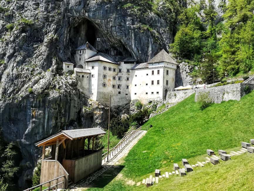 Immagine nº 3 di Lubiana: Tour delle Grotte di Postumia e del Castello di Predjama attività a Slovenia Centrale, caricata dal fornitore