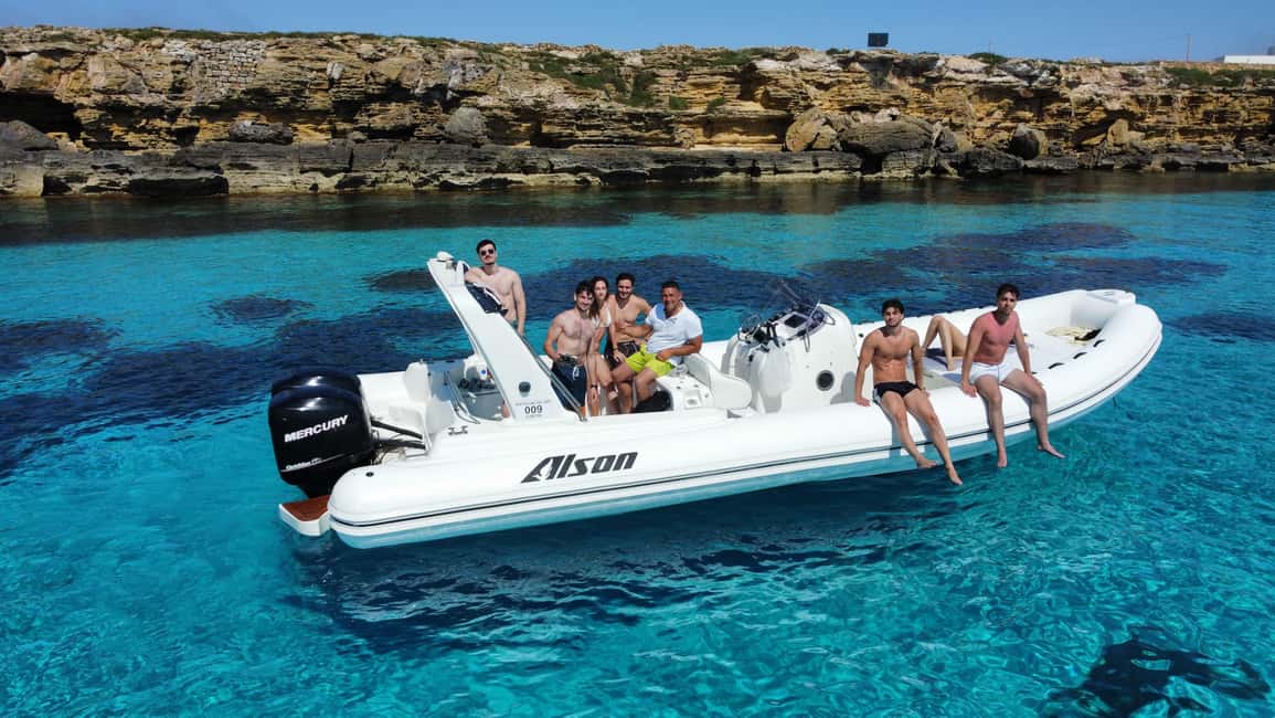 imagen n.º 1 de Desde Marsala: tour en barco por las islas Egadi con paradas para nadar actividad en Levanzo, subida por el proveedor