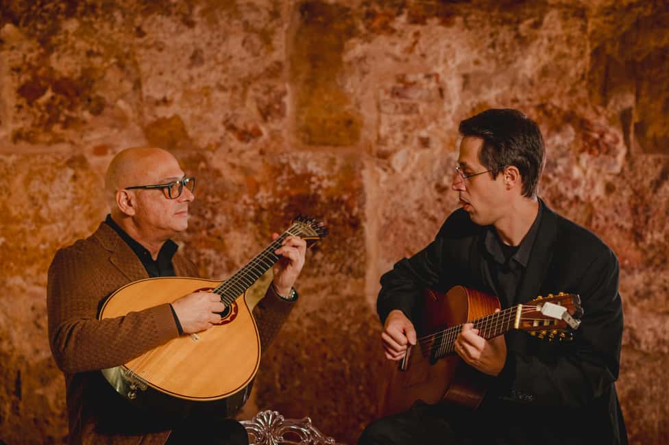 imagem n.3 de Lisboa: Espetáculo de Fado e Vinho dentro das Muralhas Medievais atividade em Lisboa, carregada pelo fornecedor