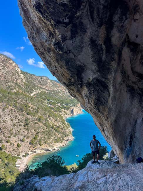 Image N°20 de Ibiza : Excursion en bateau, safari en 4x4 et randonnée au coucher du soleil à Es Vedra activité à Sant Josep de sa Talaia, publiée par le prestataire