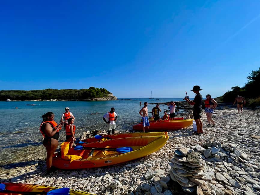 bild nr.2 av Pula: Kajakpaddling i grottor, kanjoner och öar Snorkling och utforskning aktivitet i Pula, uppladdad av arrangören