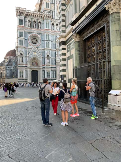Image N°17 de Florence : La statue de David et le dôme de Brunelleschi en coupe-file activité à Florence, publiée par le prestataire