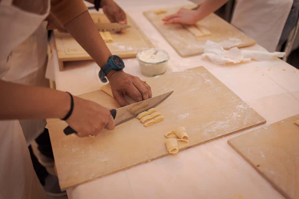 Image N°21 de Rome : Cours de cuisine de pâtes fettuccine dans le centre ville de Rome activité à Rome, publiée par le prestataire