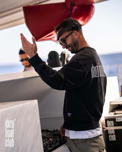 Image N°44 de Ibiza : Brunch sans fond à l'Ibiza Boat Club avec boissons et DJ activité à Ibiza (ville), publiée par le prestataire