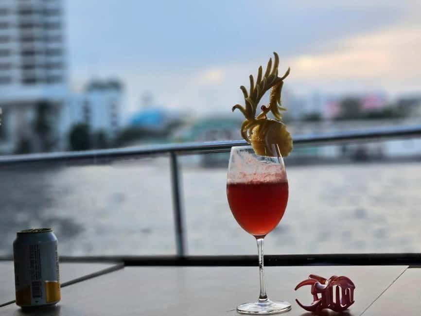 image n.30 of Bangkok: Chao Phraya Booze Cruise With Unlimited Drinks activity in Bangkok, uploaded by supplier