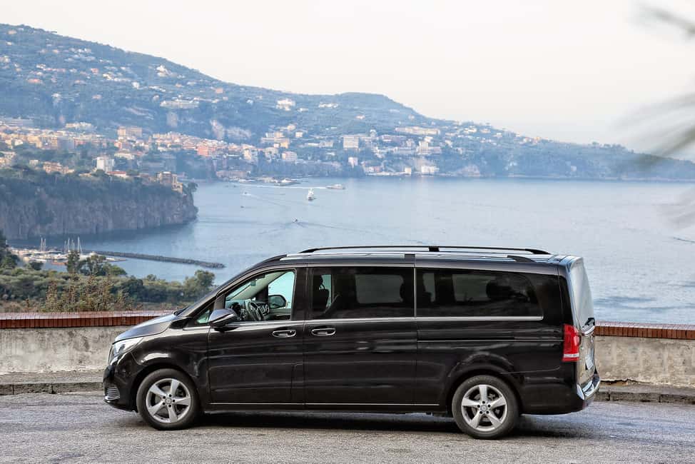 bild nr.3 av Från Salerno Flygplats: privat transfer till Positano aktivitet i Salerno, uppladdad av arrangören