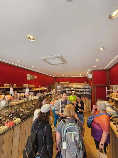 image n.8 of Bruges: Walking Tour with Hot Chocolate & Chocolate Tasting activity in Bruges, uploaded by supplier