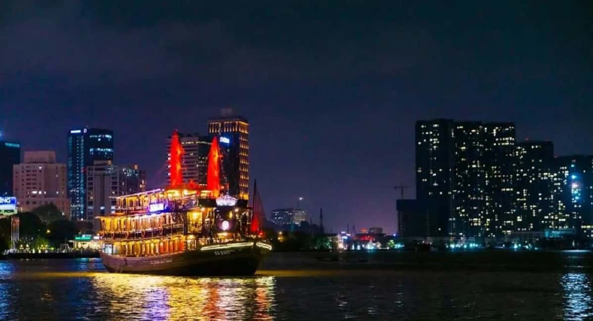 Immagine nº 2 di Ho Chi Minh City: Crociera con cena sul fiume Saigon con musica dal vivo attività a Città di Ho Chi Minh, caricata dal fornitore