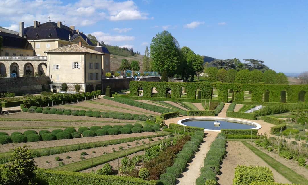 image n.2 of From Lyon : Beaujolais - Pérouges Full Day Shared Trip activity in Villefranche-sur-Saone, uploaded by supplier