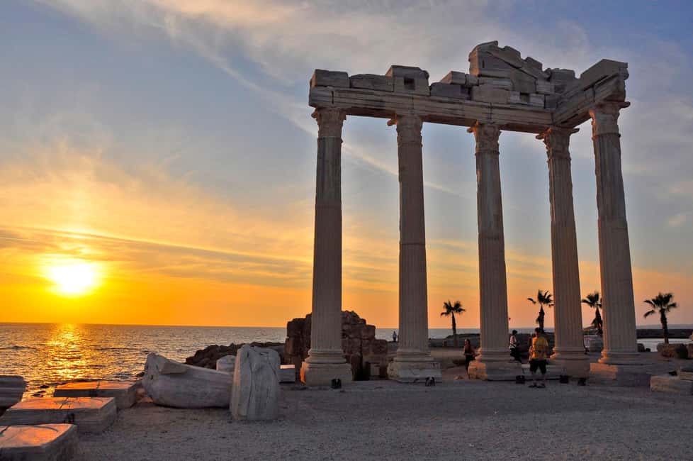 Antalya içindeki Öğle Yemeği ve Rehber eşliğinde Antik Roma Alanları Günlük Turu etkinliğinin tedarikçi tarafından yüklenen 7 no'lu görseli