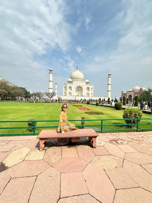 image n.11 of From Delhi: Private Taj Mahal, Agra Fort & Baby Taj Day Trip activity in Agra, uploaded by supplier