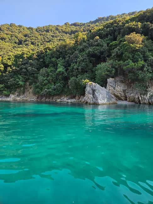 image n.13 of Sarandë: Boat Tour to Kroreza with Snorkelling and Umbrella activity in Sarandë, uploaded by supplier