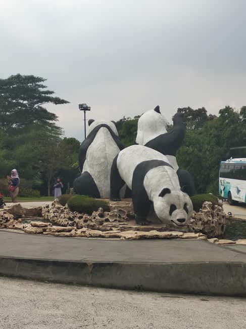 image n.8 of Jakarta : Taman Safari, Panda Palace, and Waterfall activity in Bogor, uploaded by supplier