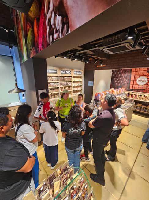 image n.7 of Bruges: Walking Tour with Hot Chocolate & Chocolate Tasting activity in Bruges, uploaded by supplier