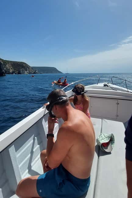 imagem n.41 de Sesimbra: Passeio de barco pelas baías e praias secretas com snorkeling atividade em Distrito de Lisboa, carregada pelo fornecedor