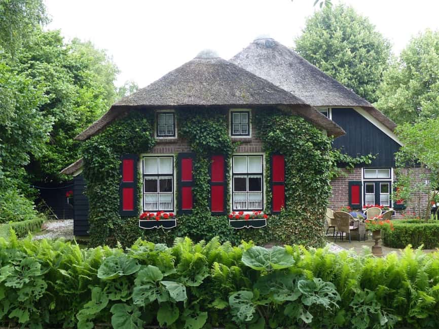 image n.10 of Amsterdam: Keukenhof Tulip Garden and Giethoorn Experience activity in Lisse, uploaded by supplier