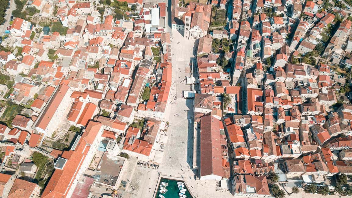 Image N°7 de Split : visite d'une jounée des 5 îles à la grotte bleue, Vis et Hvar activité à Split, publiée par le prestataire