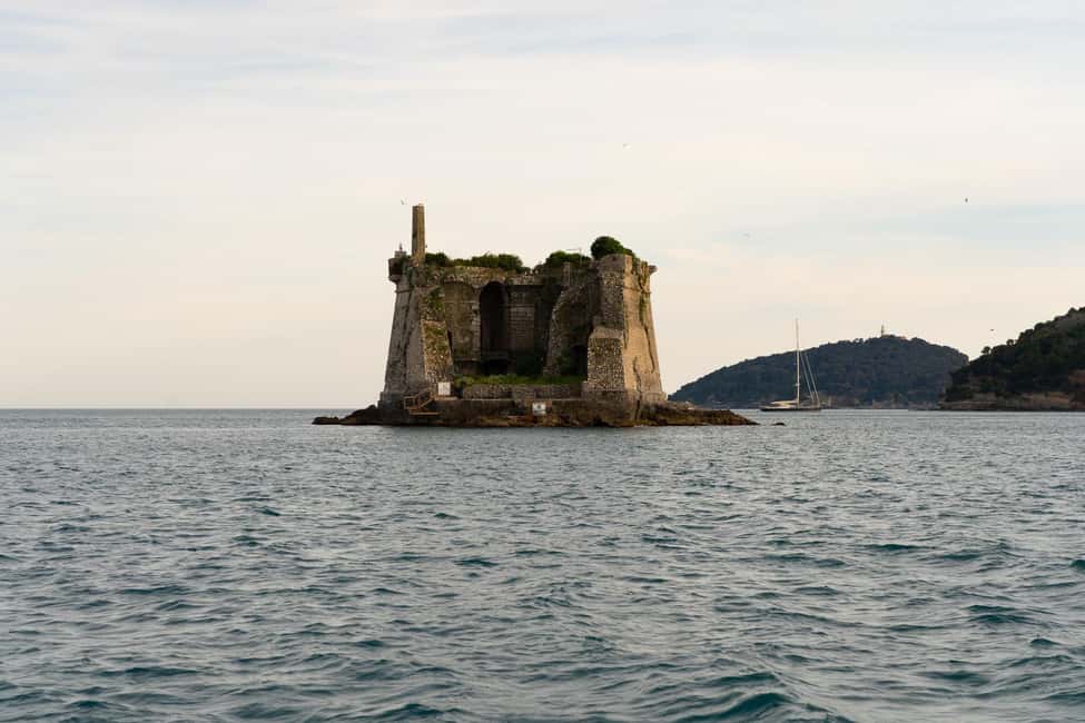image n.22 of La Spezia: Sunset Cruise with Aperitif and Dinner activity in Porto Venere, uploaded by supplier