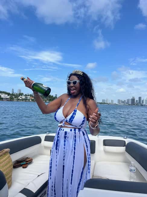 bild nr.5 av Miami Beach: Privat båttur med kapten och champagne aktivitet i Miami, uppladdad av arrangören