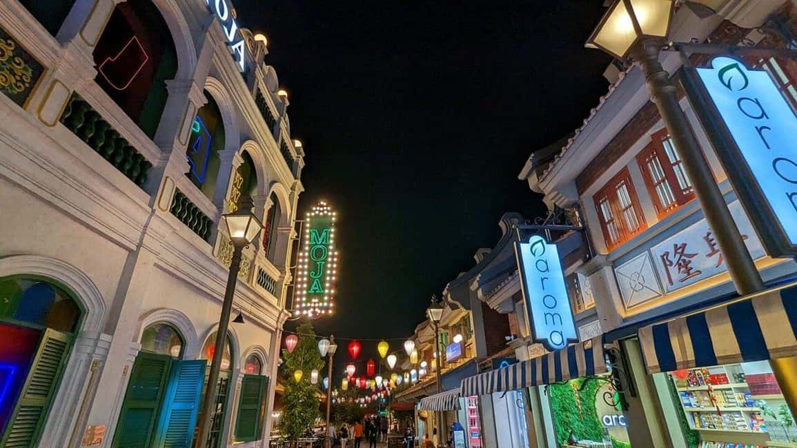 image n.7 of Jakarta: Private Guided Sightseeing & Street Food Night Tour activity in Jakarta, uploaded by supplier