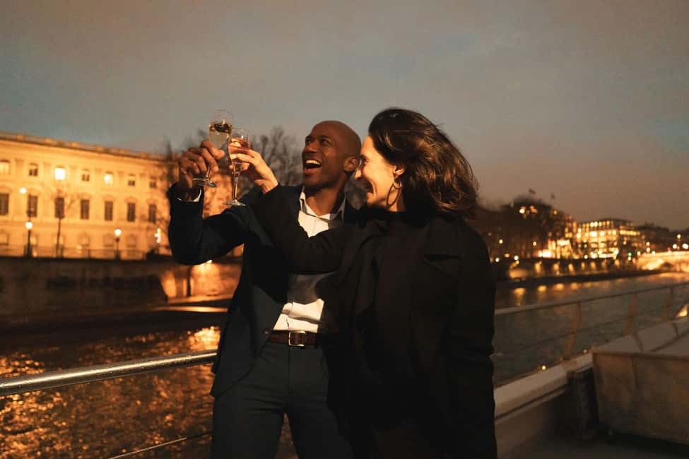 image n.15 of Paris: 4-Course Dinner Cruise on Seine River with Live Music activity in Paris, uploaded by supplier