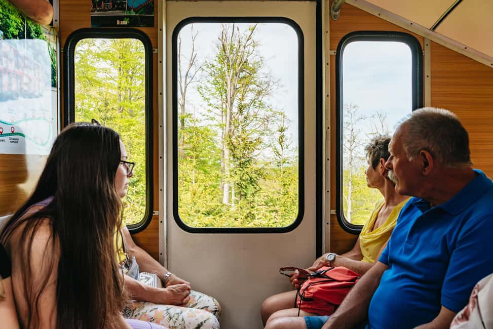 Karlovy Vary içindeki Prag: Gözetleme Kulesi ve Füniküler ile Karlovy Vary Günübirlik Gezisi etkinliğinin tedarikçi tarafından yüklenen 13 no'lu görseli