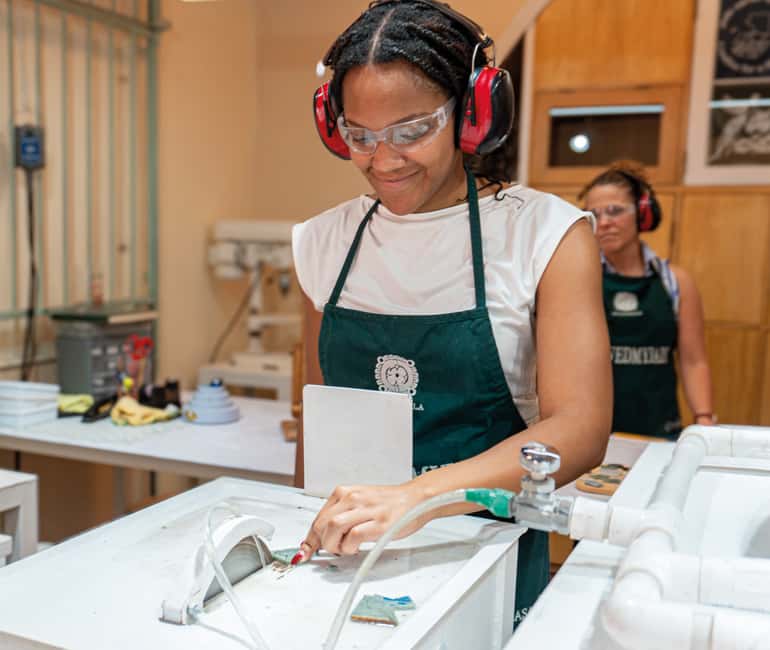 image n.5 of Antigua Guatemala: Jade Carving Workshop activity in Antigua Guatemala, uploaded by supplier