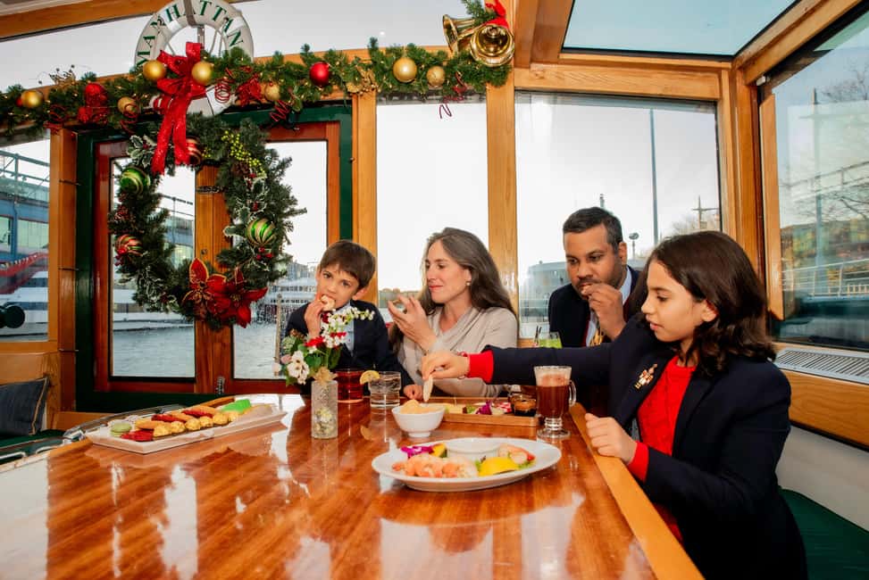 image n.10 of New York City: Weekend Holiday Brunch Cruise activity in New York City, uploaded by supplier