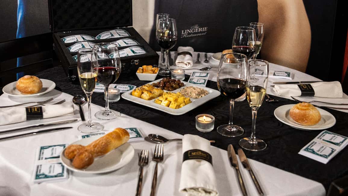 image n.10 of Lisbon: Erotic Cabaret Show and Dinner activity in Lisbon, uploaded by supplier