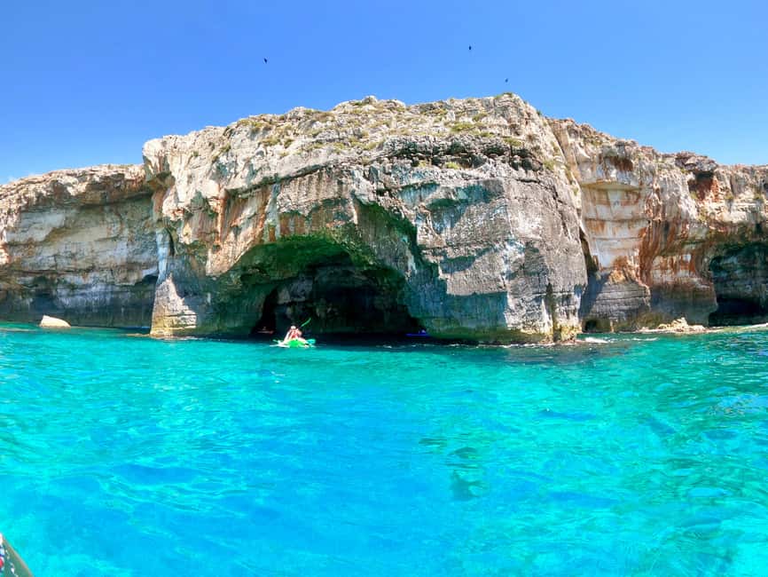 Immagine nº 3 di Santa Maria di Leuca: tour in kayak e canoa nelle grotte attività a Lecce, caricata dal fornitore