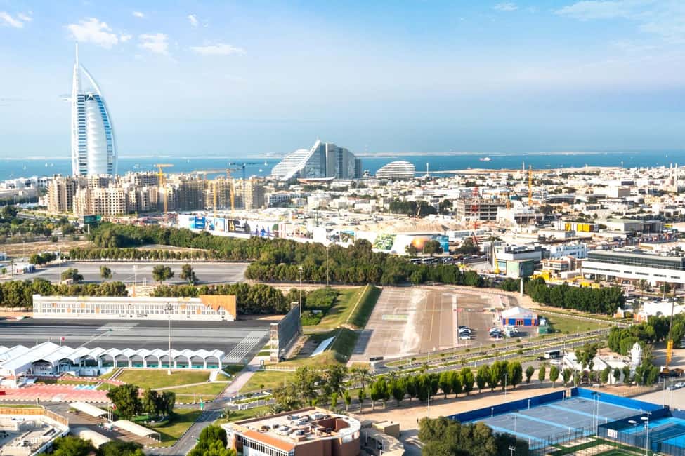 Bild Nr. 4 von Dubai: 30-minütige Tour mit dem Hubschrauber über die Landschaft Aktivität in Dubai, hochgeladen vom Anbieter